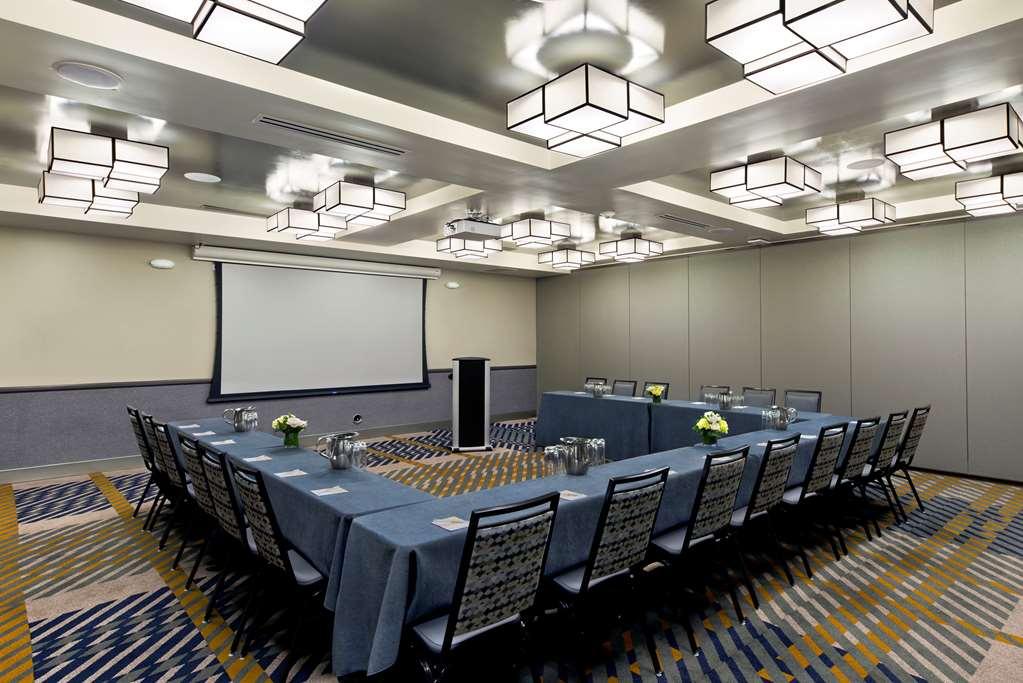 Oxford Suites باسو روبليس، سان لويس أوبيسبو، كاليفورنيا المرافق الصورة
