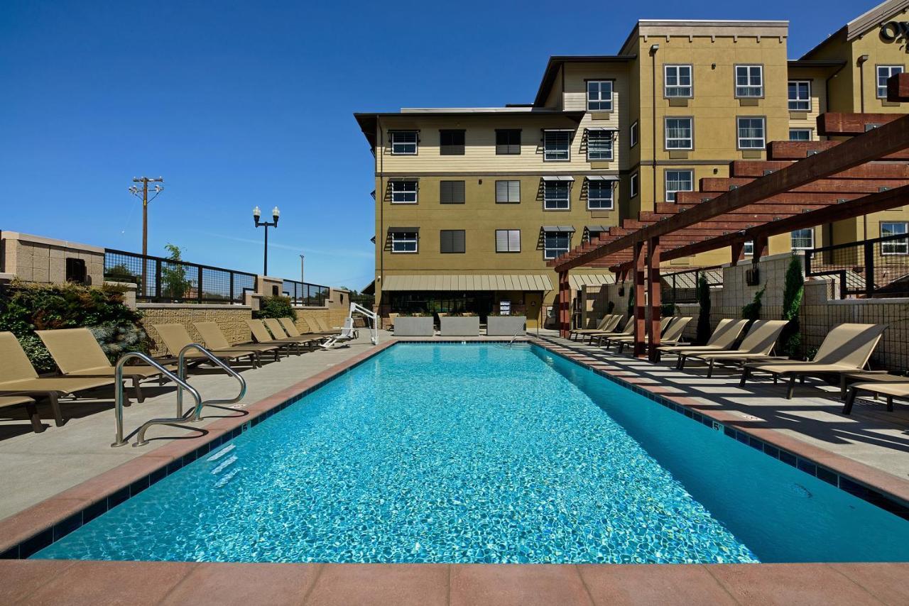 Oxford Suites باسو روبليس، سان لويس أوبيسبو، كاليفورنيا المظهر الخارجي الصورة